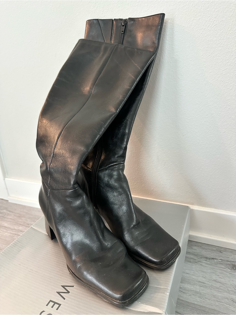 Nine West Black Leather Knee-High Boots - Classic Women's Boots size 7